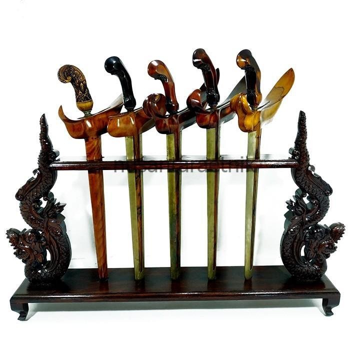 Stand Jagrak Pusaka Isi 5 Ukir Model Naga Kembar Bahan Kayu Jati Asli