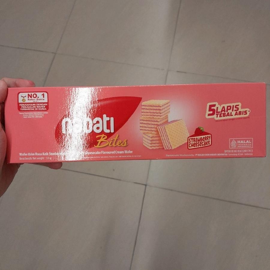 

Nabati Bites Wafer Krim Rasa Strawberry Cheesecake 135gr