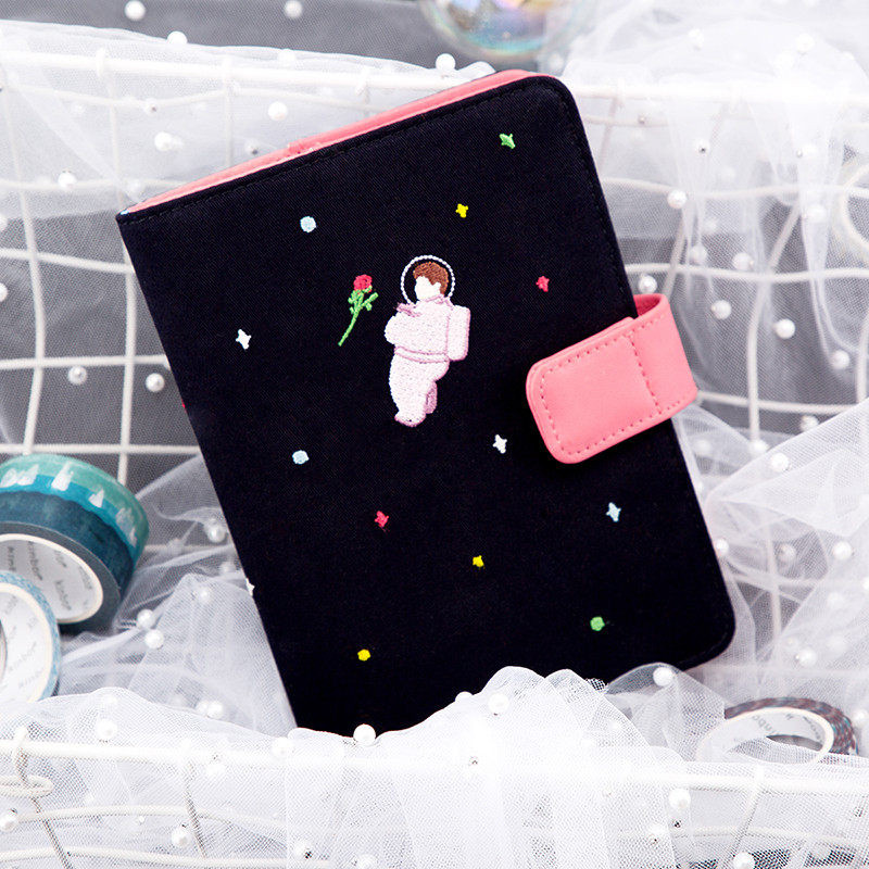 

Kinbor Luminous Good Night Universe Hand Notebook A6 Self-Filling Schedule Efficiency Notebook Exquisite Embroidery Notebook