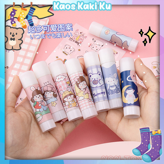 

Lem Perekat Kertas Glue Stick Lem Stik Batang Putar Sekolah Kantor Motif Korea Lucu 1021