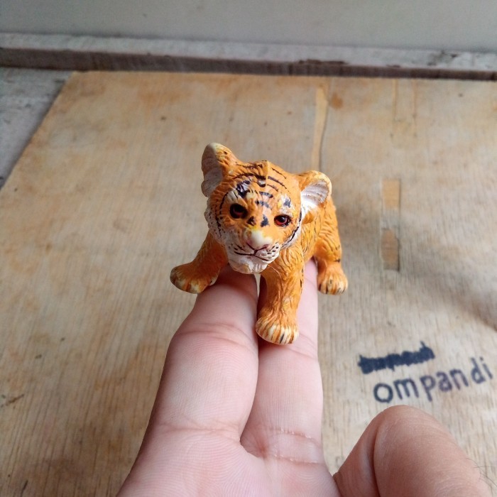 MS99 figure hewan anak harimau
