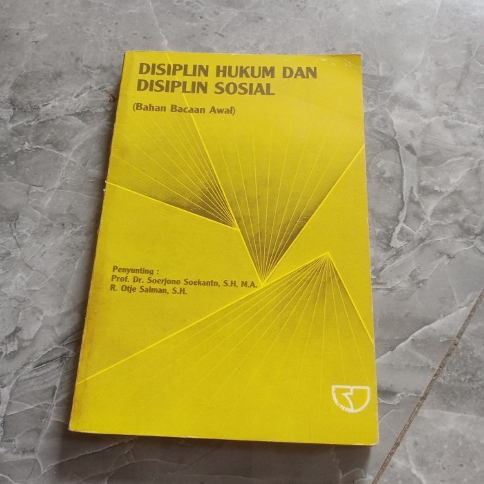 DISIPLIN HUKUM DAN DISIPLIN SOSIAL- PROF DR SOERJONO SOEKANTO SH-P1