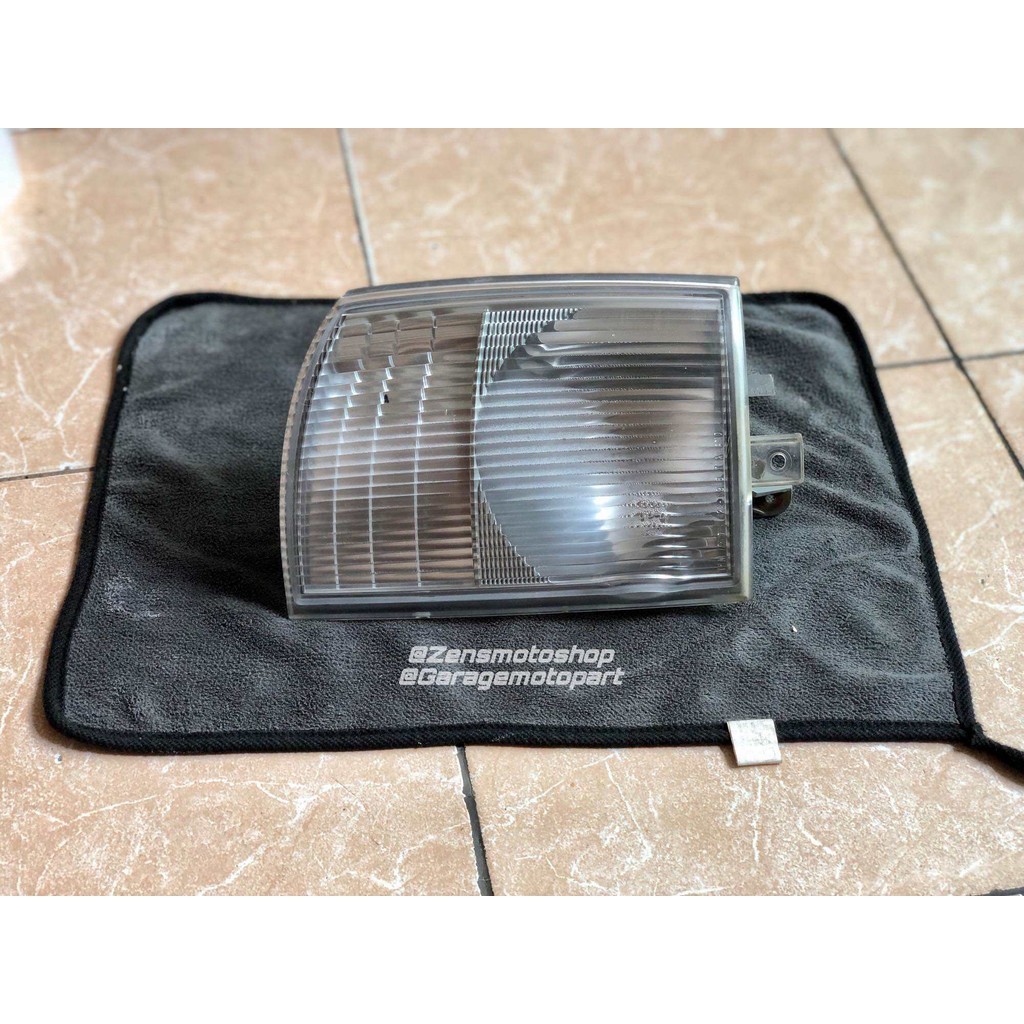 Lampu Sen Bawah Sebelah Kiri Mitsubishi Canter Ori Copotan