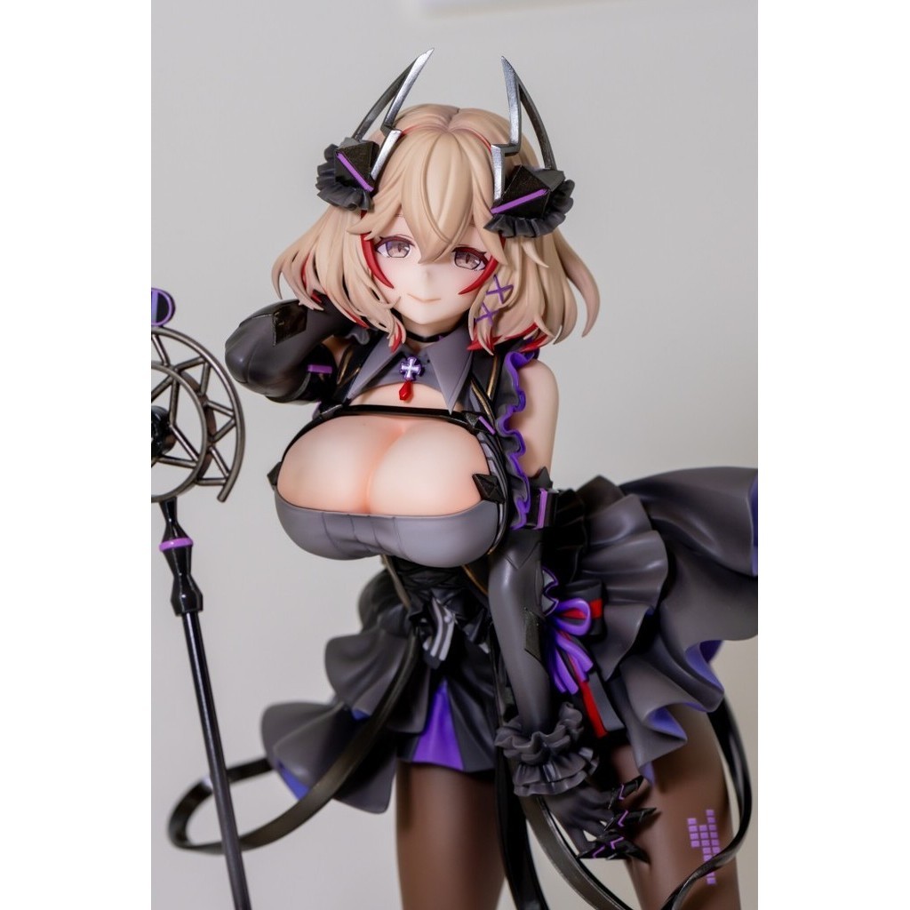 (Pre Order) Figure Azur Lane - Roon Muse Armament Ver. (Golden Head)