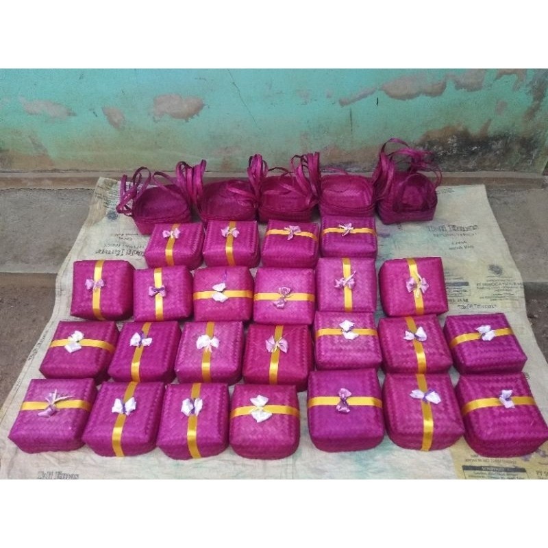 

besek bambu jinjing ukuran 20cm x 20cm | besek bambu hampers kotak hantaran lebaran | Kerajinan Handmade Besek Pordjo
