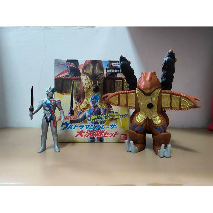 Ultraman Blazar Big Battle Sofubi Set