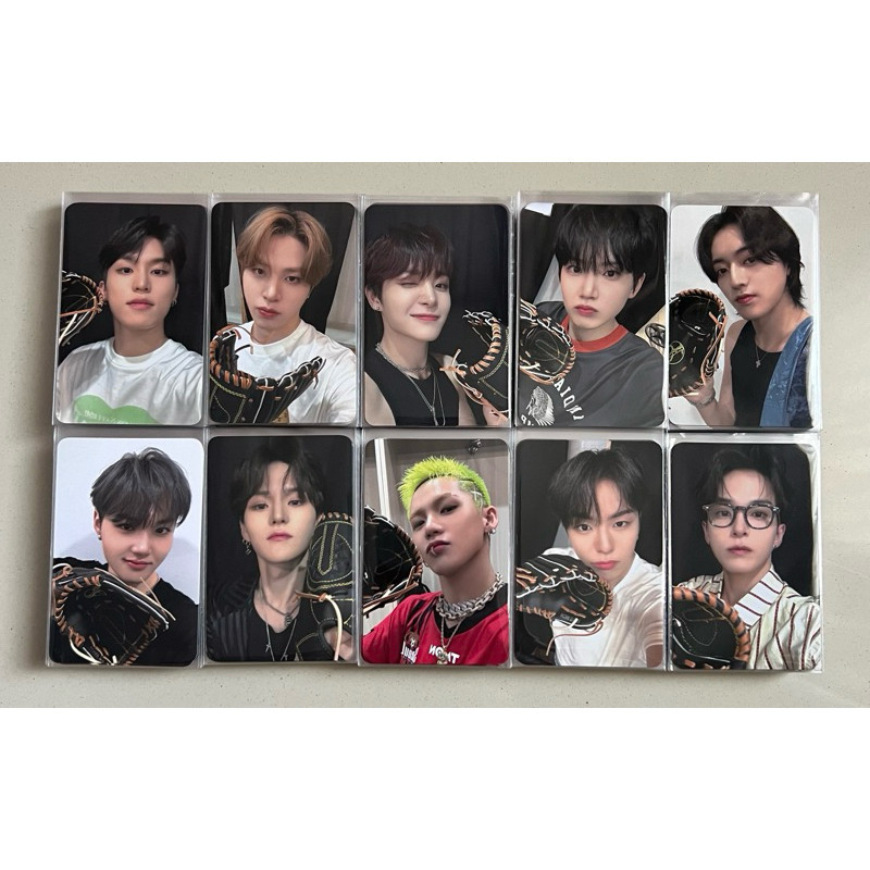BT27D [READY STOCK] TREASURE OFFICIAL PHOTOCARD / PC POB FANSIGN REBOOT JAKARTA