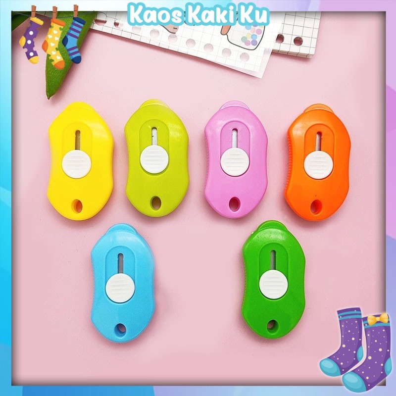 

Cutter Mini Portable Pisau Pemotong Kertas Cutter Sekolah 3