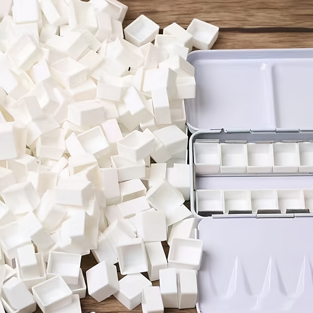 

50pcs Watercolor Half Pan 2ml/06oz White Plastic Empty Water Color Half Pans for Watercolor Paint Gouache Plastic Palette Box