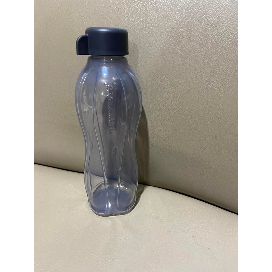 [New Collection] Botol minum Tupperware Eco bottle 500 ml tutup ulir - Hitam