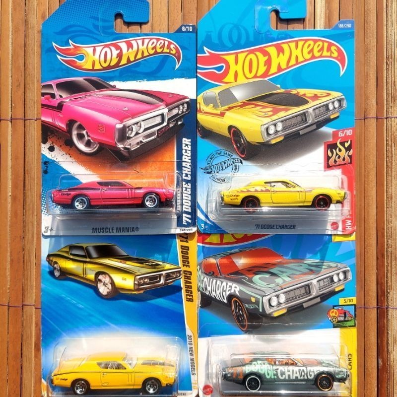 Hot Wheels 71 Dodge Charger Kuning Merah