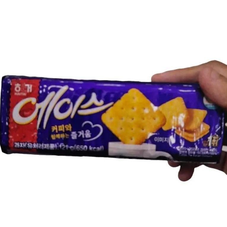 

Haitai BIscuit Cream Crackers Import Korea 121gr