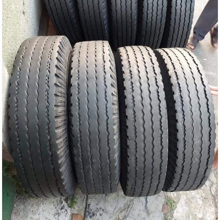 BAN MOBIL SECOND TRUK CENTER / ENGKEL UKURAN 7.50 R15 MERK BRIDGESTONE/GAJAH TUNGGAL