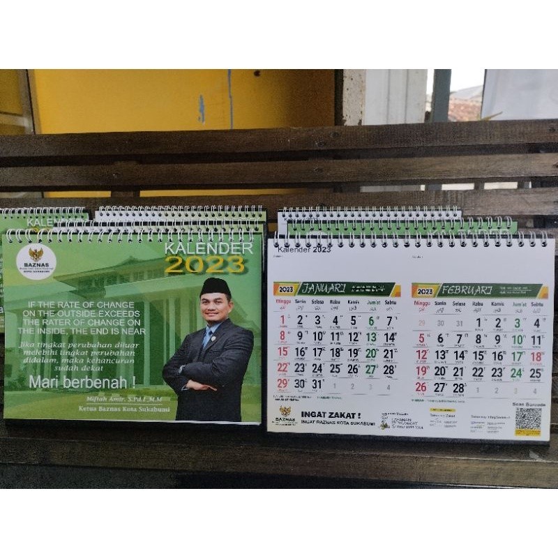 

Kalender Meja Hardcover Custom Foto Satuan Partai Perusahaan Instansi Ukuran 22x15