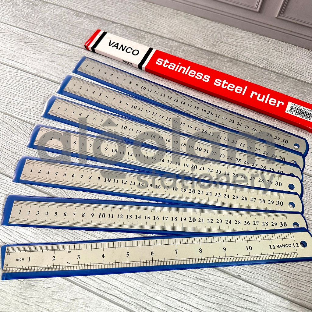 

SELUSIN ( 12 PCS ) Penggaris Besi Elastis Van-Art 30 Cm lengkap