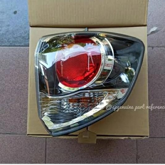 Lampu belakang stoplamp Fortuner 2014-2015 Type TRD Original - kiri