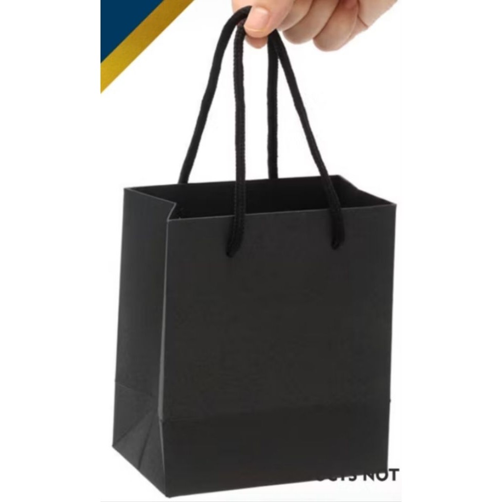 

PAPER BAG HITAM POLOS GOODIE BAG BLACK ELEGAN TAS KANTONG BELANJA KARTON TEBAL BAJU HAMPERS KADO MULTIFUNGSI