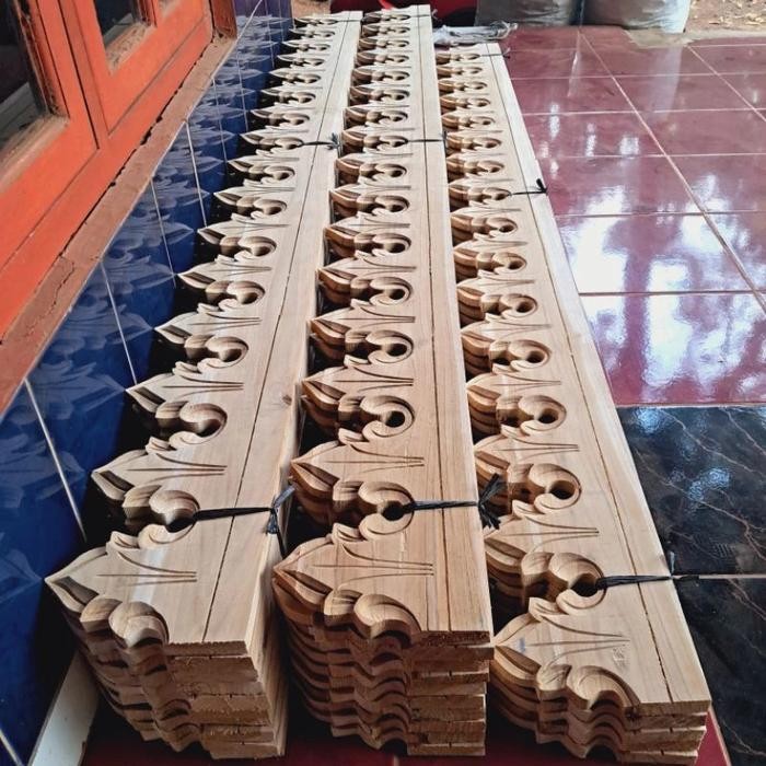 Lisplang Kayu Jati Ukir Jepara 2132