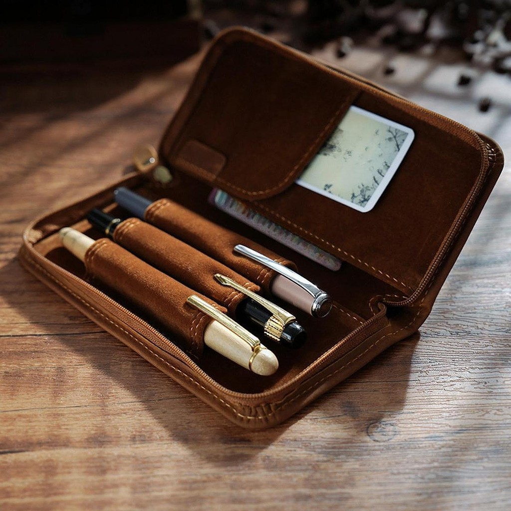 

Leather Pen Storage Bag Pencil Pouch with Zipper Vintage Pen Case Holder for Office Receipts Invoices School Stationery Supplies