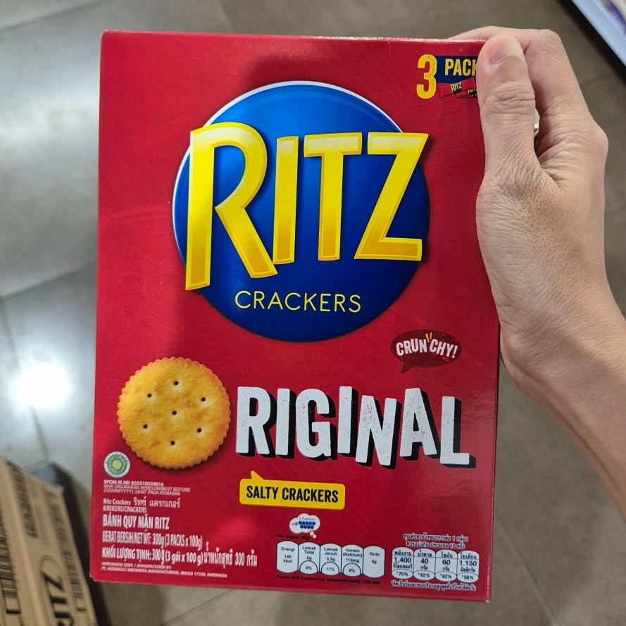 

Ritz Crackers ORIGINAL Salty Kreker Biskuit 300gr ( 3 pack )