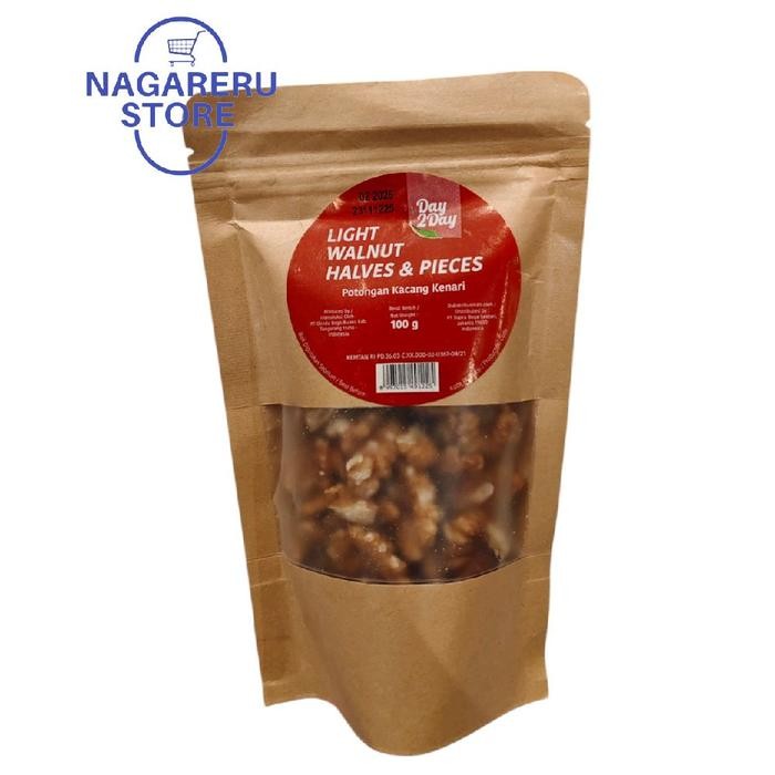 

Day 2 day light walnut halves and pieces (potongan kacang kenari) 100gr