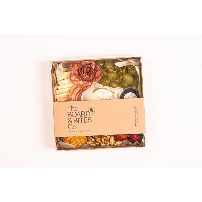 

Personal Size Charcuterie Board - Halal