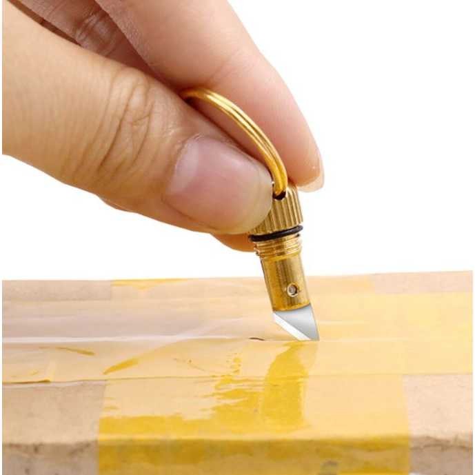 

Jinjunlang Pisau Cutter Mini Gantungan Kunci - K13 [ FIFAA ]