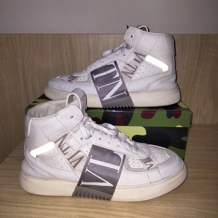Valentino VLTN Garavani Mid Top Calfskin VL7N Bands Sneakers Sepatu Shoes White Grey Reflective