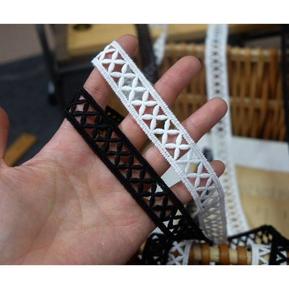 

3 Meters/lot 2cm White Black Bilateral Guipure Embroidered Net Lace Trim Flower Sewing Crochet Trim Milk Silk Clothes DIY Ribbon
