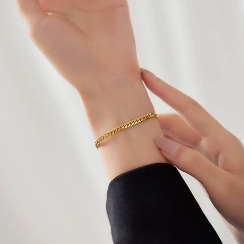 Avil Shop  Gelang Pria Wanita titanium rantai lapis emas 18k