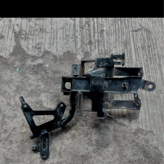 bereket dudukan aki vario 125 old . KZR .original copotan