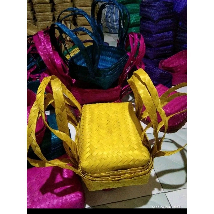 

Besek jinjing warna 22x22 satu kodi 20 pasang | Kerajinan Handmade Besek Pordjo