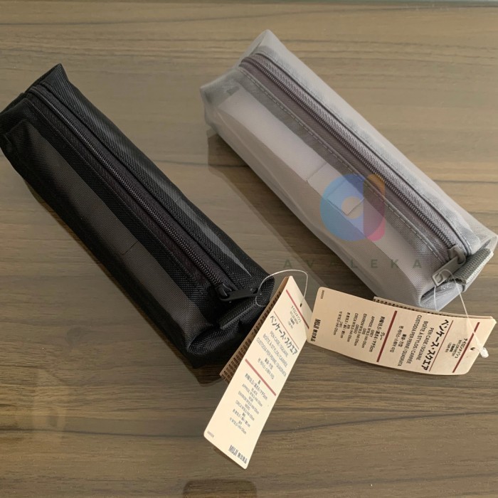 

TERLARIS! MUJI Pen Case Square - Hitam