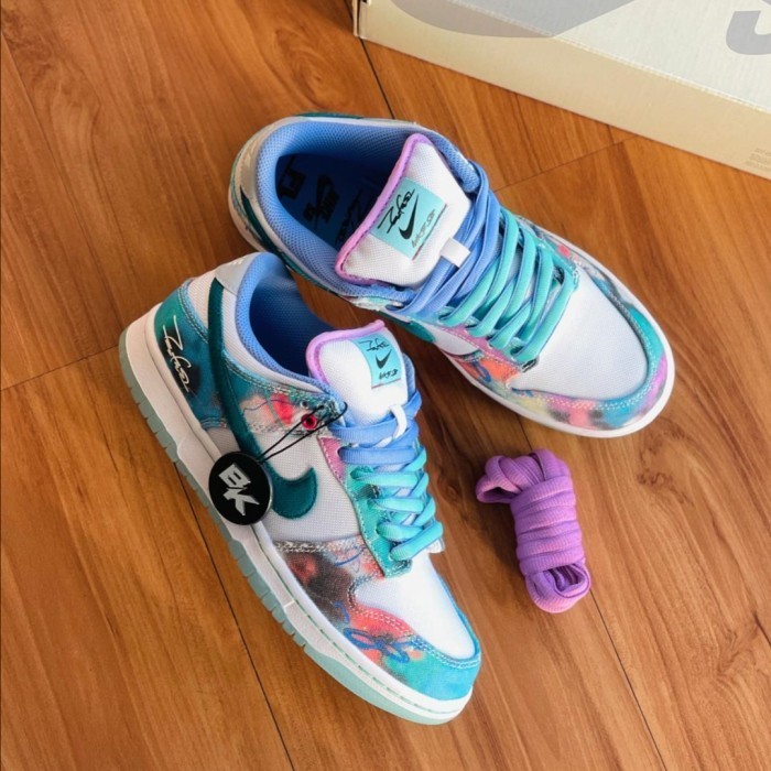 NIKE SB DUNK LOW FUTURA LABORATORIES BLEACHED AQUA