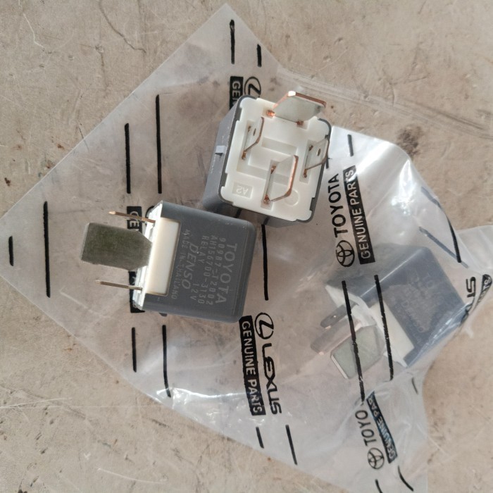 relay lampu kaki4 12v asli toyota