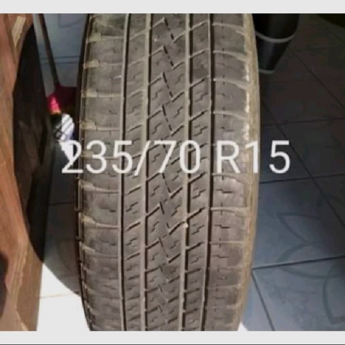 ban mobil tubles second 235/70 R15 berkualitas (Nazwa workshop)