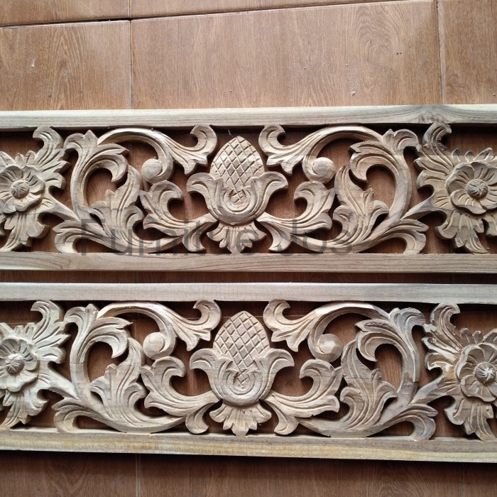 ukiran lubang angin-angin rumah FJ66376