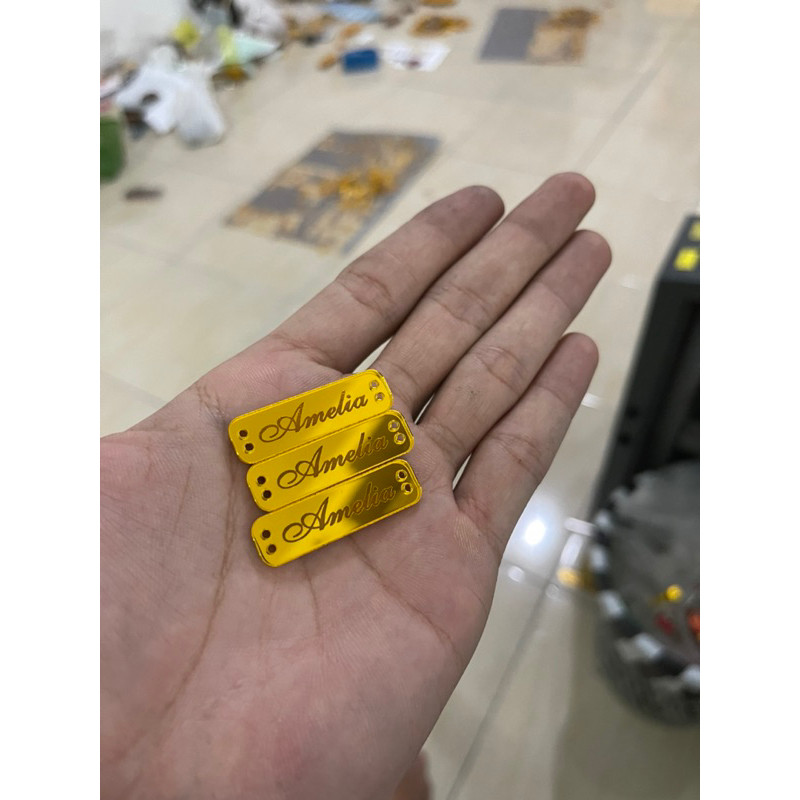 

GROSIR LABEL AKRILIK (1x3,5 cm) /LABEL HIJAB/LABEL GAMIS/REBRANDING FASHION/MURAH