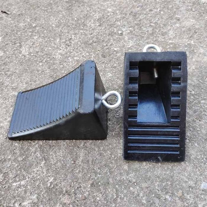 SALE Penahan / Ganjalan / Ganjel Parkir Ban Mobil Karet Rubber Wheel Chock - dengan besiTERLARIS