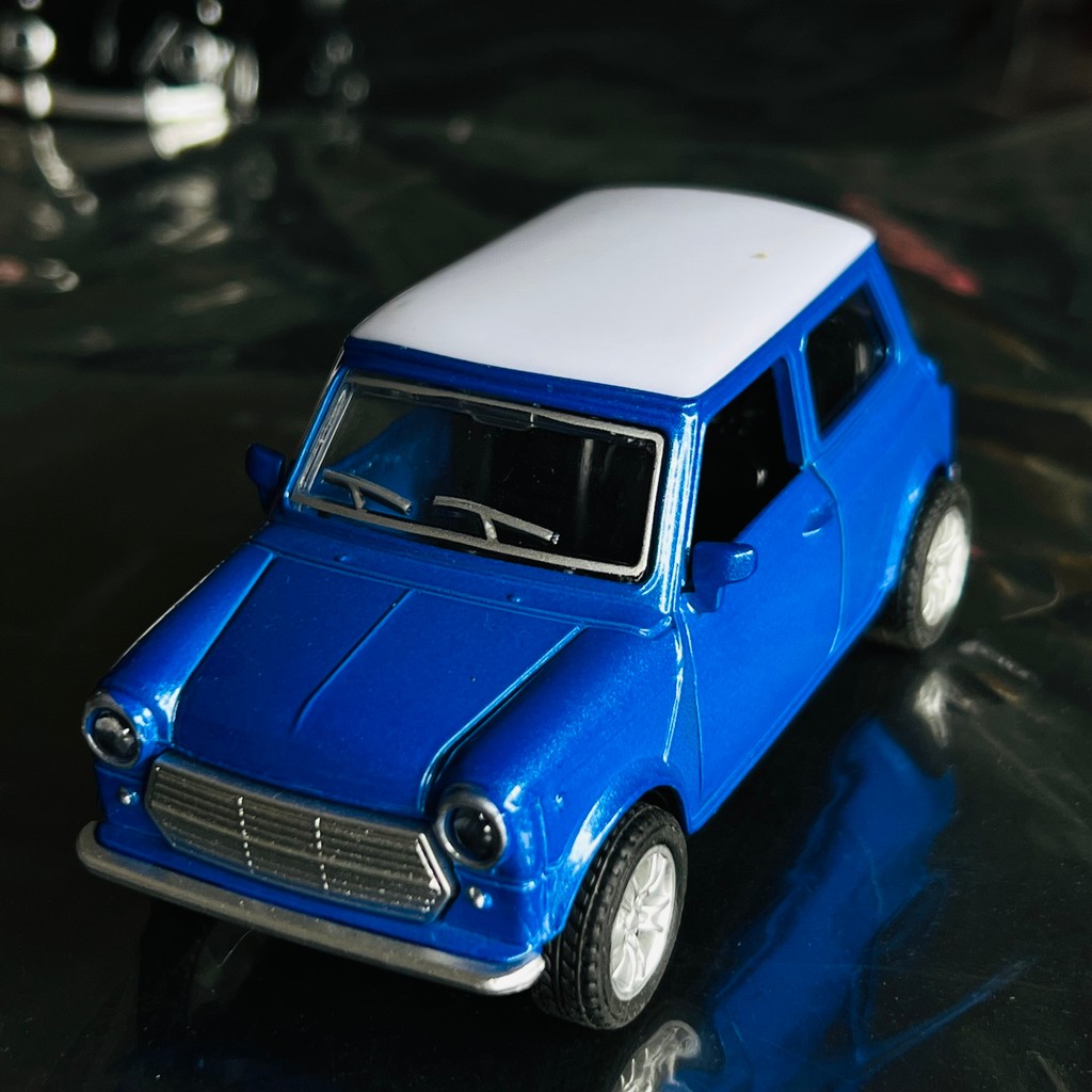 Retro Fashion Simulation Metal Doorable Sports Car Toy Model ildren's Ornament Collection