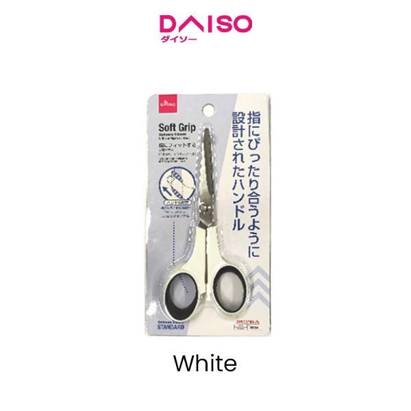 

Daiso Soft Grip Stationery Scissors to fit your fingers ( 15cm) - White