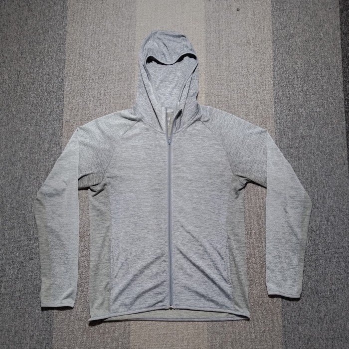 Jaket running uniqlo size L *used good