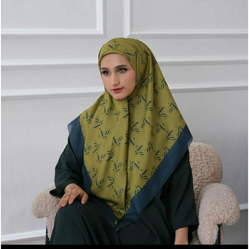 Segi Empat Motif ala Ara scarf Arascarf Monogram