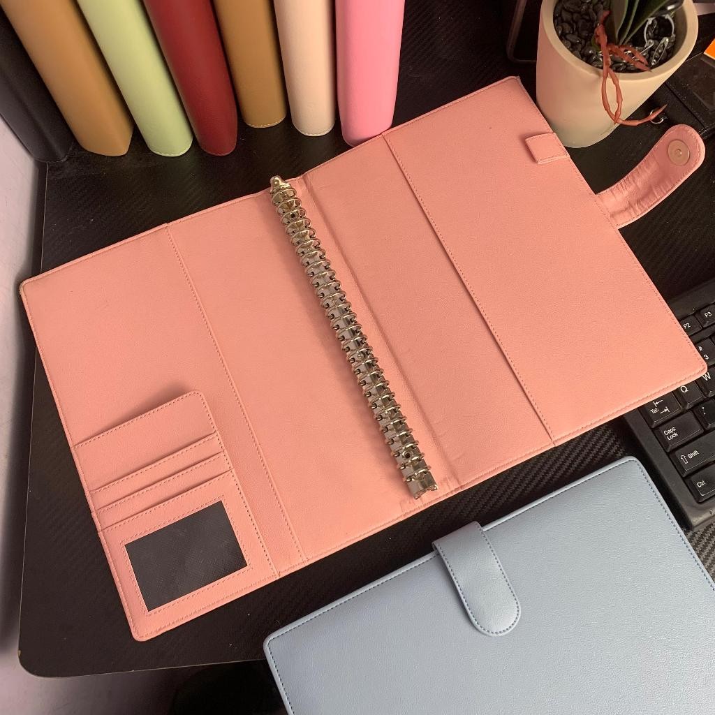 

KlikIniAja Binder Polos Eksklusif B5 26 Ring Agenda B5 Polos 26 Ring Binder Organizer B5 Berkualitas Termurah