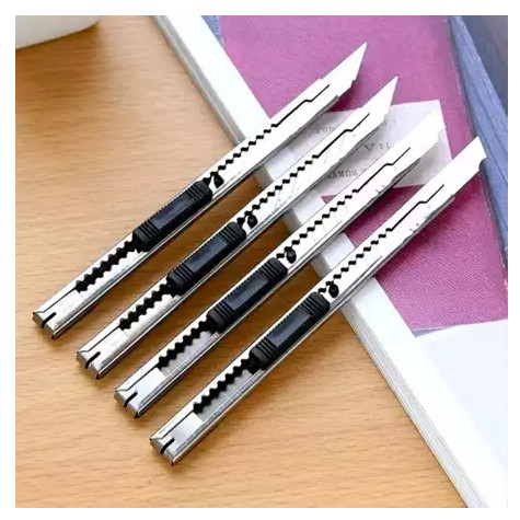 

TSB Cutter Mini Bone Pisau Kecil Mini Karakter Tulang Viral Cutter Motif Tulang