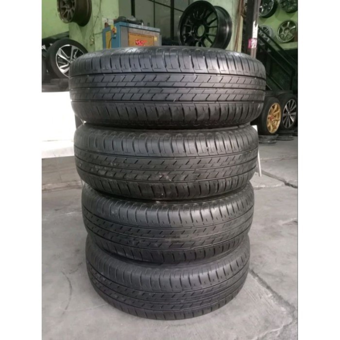 Ban Mobil Copotan Merek Bridgestone Ukuran 205 65 R16 Second Tubles