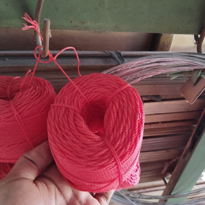 

tali tambang warna merah / tampar