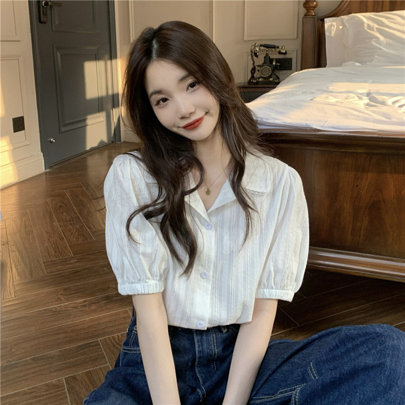 NEW PROMO Blouse Wanita Korea Vintage Elegan Kemeja Katun Putih Lengan Pendek Kerah Boneka Renda