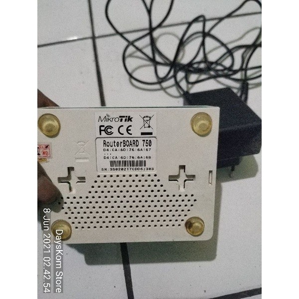 mikrotik rb750 gr3 normal garansi UNIT SAJA ( NO ADAPTOR ) CEK VARIASI YA