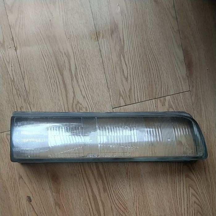 Mika Kaca Headlamp Mazda 626 Capella kanan